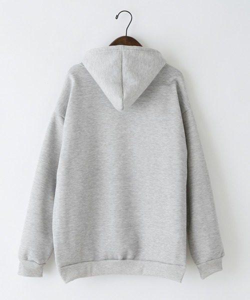 BASQUE magenta（バスクマゼンタ）の「オーバーサイズロゴベーシックジップパーカー（パーカー・レディース・ナチュラル/グレー・FREE）」の7枚目の写真