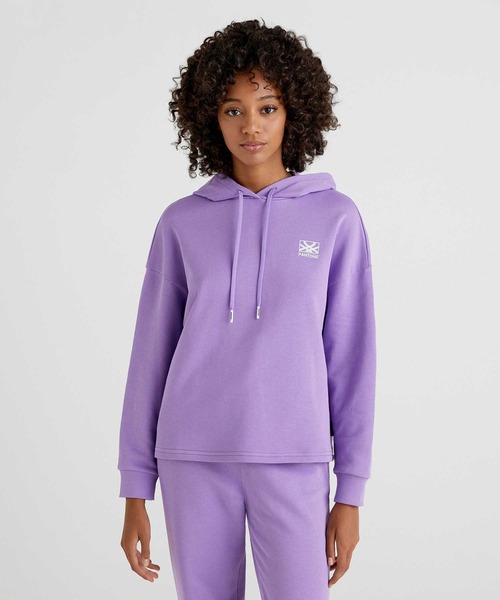 BENETTON (UNITED COLORS OF BENETTON)（ベネトンユナイテッドカラーズオブベネトン）の「プリントスウェットフードパーカー（パーカー・レディース・カーキ/パープル/ホワイト/レッド・MEDIUM/SMALL/X-SMALL/LARGE）」の3枚目の写真