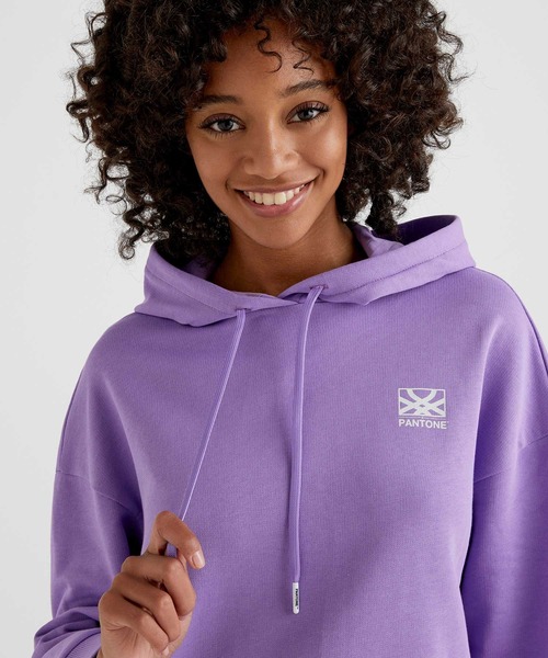 BENETTON (UNITED COLORS OF BENETTON)（ベネトンユナイテッドカラーズオブベネトン）の「プリントスウェットフードパーカー（パーカー・レディース・カーキ/パープル/ホワイト/レッド・MEDIUM/SMALL/X-SMALL/LARGE）」の10枚目の写真