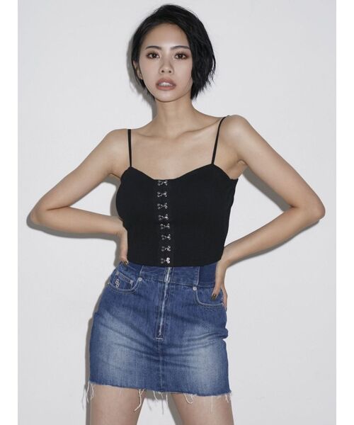 GYDA（ジェイダ）の「FRONTホック コルセットデザインビスチェ（キャミソール・レディース・ブラック/オフホワイト・FREE）」の14枚目の写真