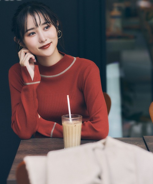 Andemiu(アンデミュウ)の「【まつきりなさんコラボ】バックアキラインニット175061(ニット/セーター・レディース・オレンジ/アイボリー/ブラック・FREE)」の14枚目の写真