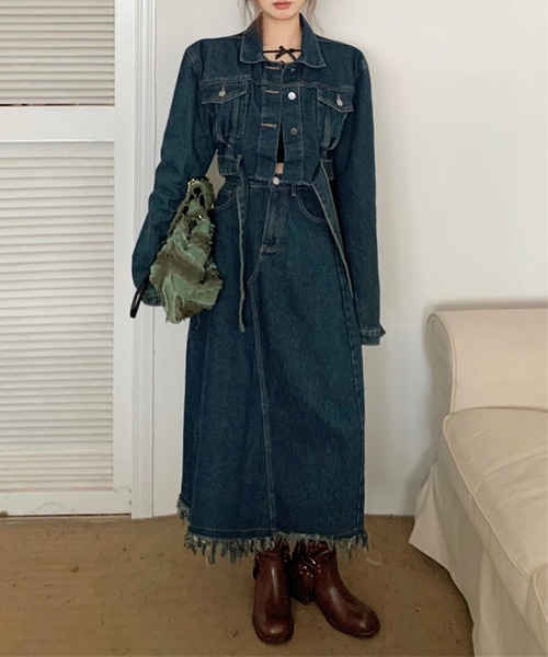 Jewelobe（ジュエローブ）の「タックショートジャケット＆ヘムフリンジロングスカートデニムセットアップ（セットアップ・レディース・ネイビー・FREE）」の4枚目の写真