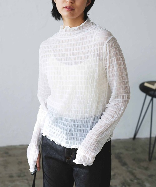 LIAN(リアン)の「シャーリングシアーハイネックプルオーバー(その他トップス・レディース・イエロー/ブラック/オフホワイト・FREE)」の2枚目の写真