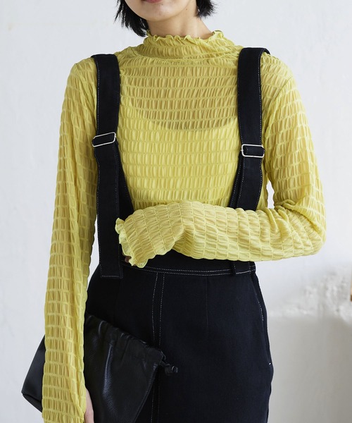 LIAN(リアン)の「シャーリングシアーハイネックプルオーバー(その他トップス・レディース・イエロー/ブラック/オフホワイト・FREE)」の3枚目の写真