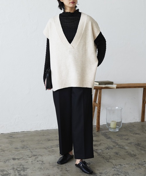 LIAN(リアン)の「シャーリングシアーハイネックプルオーバー(その他トップス・レディース・イエロー/ブラック/オフホワイト・FREE)」の18枚目の写真