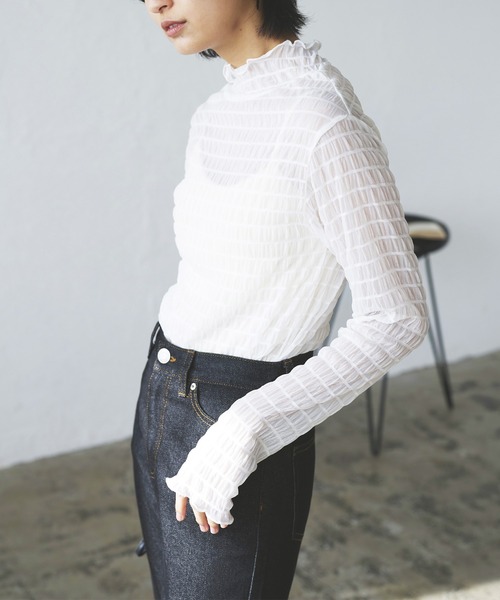 LIAN(リアン)の「シャーリングシアーハイネックプルオーバー(その他トップス・レディース・イエロー/ブラック/オフホワイト・FREE)」の6枚目の写真