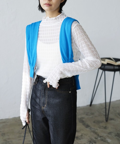 LIAN(リアン)の「シャーリングシアーハイネックプルオーバー(その他トップス・レディース・イエロー/ブラック/オフホワイト・FREE)」の8枚目の写真