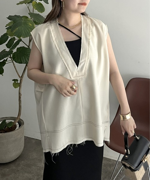 prose verse（プロズヴェール）の「配色ステッチ深Vネックフリンジベスト（ベスト・レディース・アイボリー/ブラック・MEDIUM）」の17枚目の写真