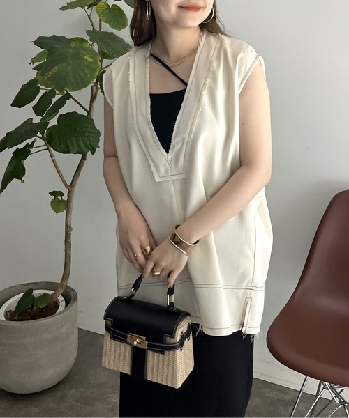 prose verse（プロズヴェール）の「配色ステッチ深Vネックフリンジベスト（ベスト・レディース・アイボリー/ブラック・MEDIUM）」の7枚目の写真