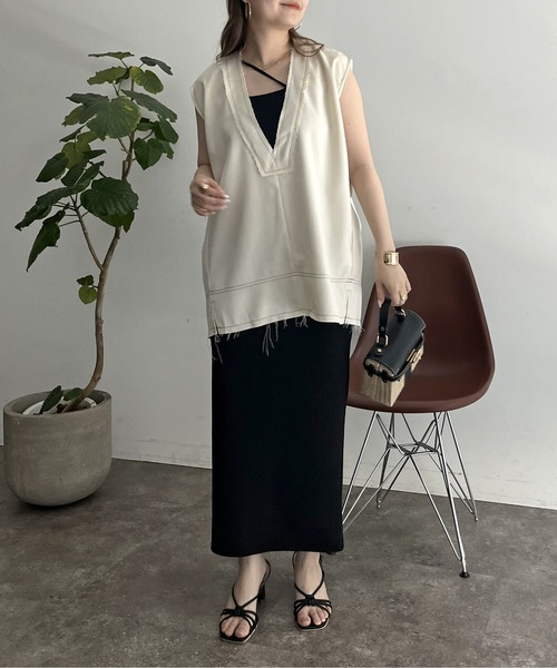 prose verse（プロズヴェール）の「配色ステッチ深Vネックフリンジベスト（ベスト・レディース・アイボリー/ブラック・MEDIUM）」の13枚目の写真