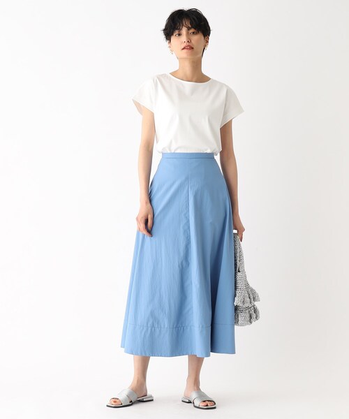 OPAQUE.CLIP(オペークドットクリップ)の「◆シルクタッチ バックシャンフレンチスリーブカットソー【UV/接触冷感/洗濯機洗い可】(Tシャツ/カットソー・レディース・キャメル/チャコールグレー/ホワイト系/ブラック・36/38/40)」の5枚目の写真