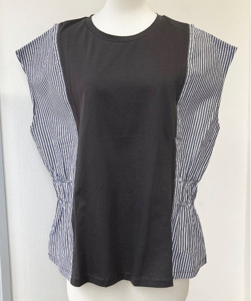 UP START（アップスタート）の「【Strawberry Vally】40s/2シルケット天竺＋TCブロード ストライプ 切替 フレンチ プルオーバー　大人カジュアル（Tシャツ/カットソー・レディース・チャコールグレー/モカ/オフホワイト・FREE）」の2枚目の写真