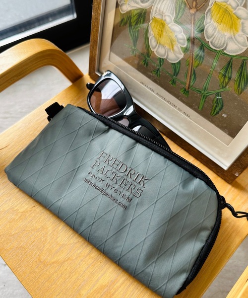 FREDRIK PACKERS(フレドリックパッカーズ)の「FREDRIK PACKERS フレドリックパッカーズ / VX21 LONG WALLET(財布・レディース・グレー/ブラック/ネイビー/レッド・ONESIZE)」の8枚目の写真