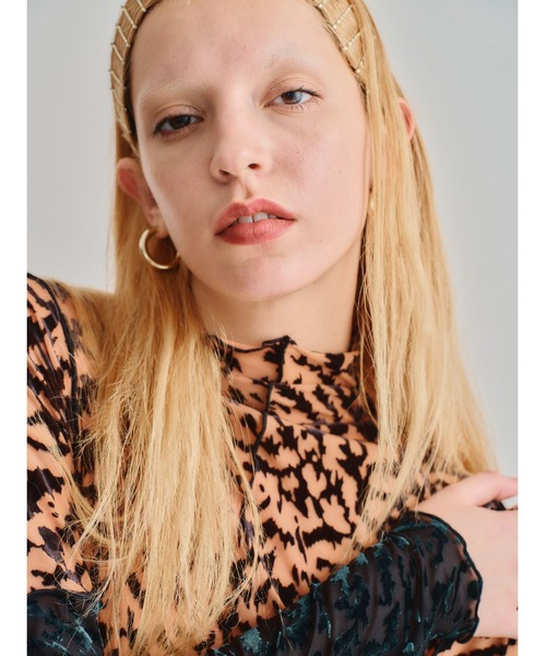 led.tokyo(レッドトウキョウ)の「【led.tokyo】VELOUR SHEER LEOPARD TOPS(Tシャツ/カットソー・レディース・グリーン/オレンジ・FREE)」の4枚目の写真
