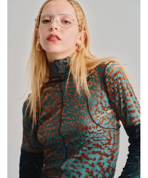 led.tokyo(レッドトウキョウ)の「【led.tokyo】VELOUR SHEER LEOPARD TOPS(Tシャツ/カットソー・レディース・グリーン/オレンジ・FREE)」の13枚目の写真
