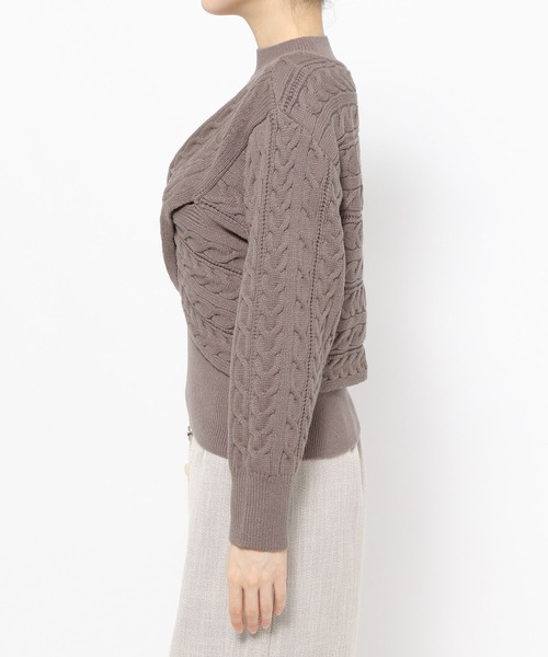 mysty woman（ミスティウーマン）の「カシュクールケーブルツインニット 982426（ニット/セーター・レディース・ブラウン/ピンク/オフホワイト・FREE）」の11枚目の写真