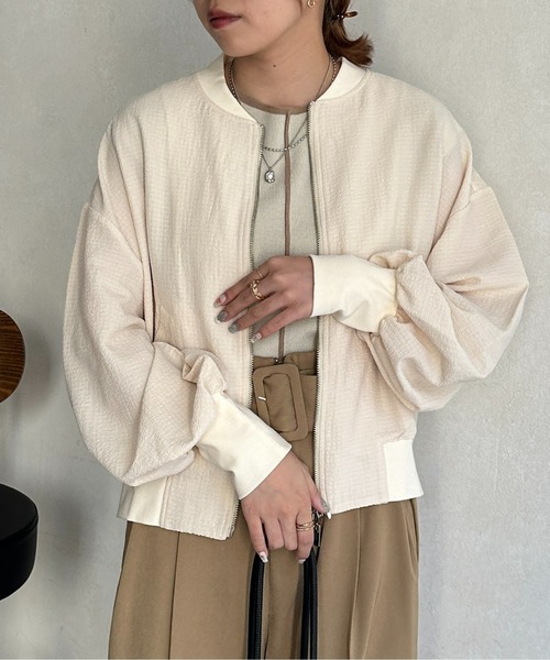 エンボスショートブルゾン