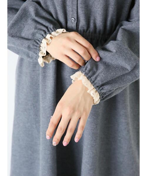ehka sopo（エヘカソポ）の「【Maison SAJOU】刺繍ワンピース（ワンピース・レディース・チャコールグレー/ライトベージュ/グリーン・F）」の10枚目の写真