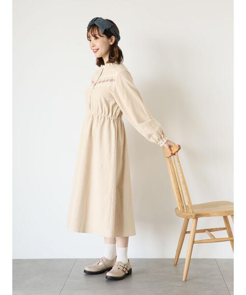 ehka sopo（エヘカソポ）の「【Maison SAJOU】刺繍ワンピース（ワンピース・レディース・チャコールグレー/ライトベージュ/グリーン・F）」の11枚目の写真