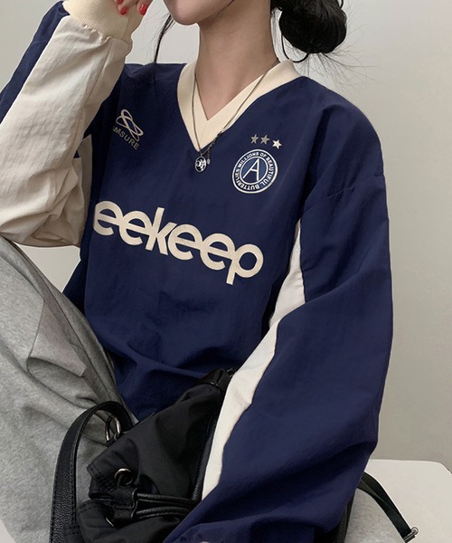 MEMECLE（メメクル）の「【 MEMECLE / メメクル 】プリントVネックゲームシャツ（Tシャツ/カットソー・レディース・ブラック/レッド/グレー/ネイビー・M/L/S）」の4枚目の写真