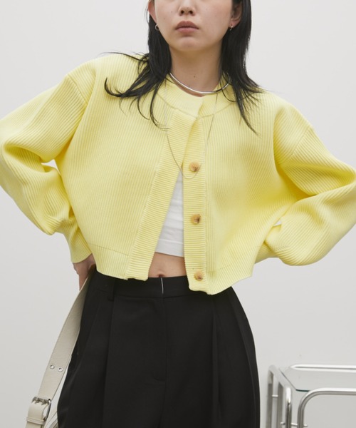 Aunt Marie's（アントマリーズ）の「【前後2WAY】クルーネッククロップドカラーカーデ（カーディガン/ボレロ・レディース・イエロー/ホワイト/ピンク/グレー/パープル/ブラック・FREE）」の5枚目の写真