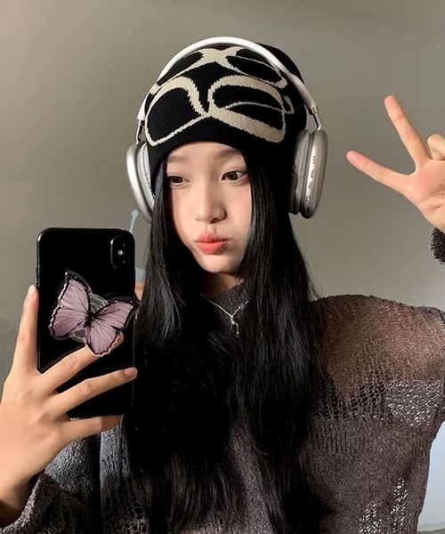 BARELY BLUE（ベアリーブルー）の「【 BARELY BLUE / ベアリーブルー 】 韓国風ストリート ヒップホップ ニットキャップ / ビーニー（ニットキャップ/ビーニー・レディース・ホワイト/ブラック/スモークグレー/カーキブラウン/ブラウン・FREE）」の6枚目の写真