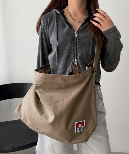 BEN DAVIS(ベンデイビス)の「WEGO/BENDAVIS BIGCANVASSHOULDER(ショルダーバッグ・メンズ・ナチュラル/ブラック/カーキ・FREE)」の4枚目の写真