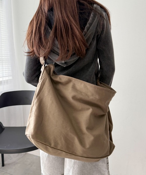BEN DAVIS(ベンデイビス)の「WEGO/BENDAVIS BIGCANVASSHOULDER(ショルダーバッグ・メンズ・ナチュラル/ブラック/カーキ・FREE)」の5枚目の写真