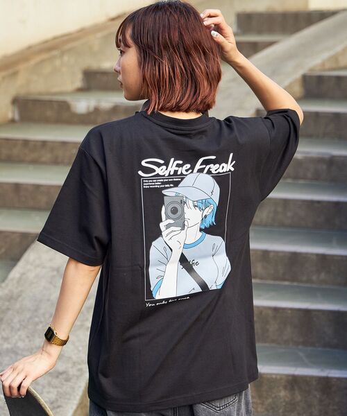 TIMELY WARNING（タイムリーワーニング）の「アソートSFG S/S TEE / ガール ヘッドフォン キャップ クルーネック 半袖 ショートスリーブ（Tシャツ/カットソー・メンズ・C/ブラック/B/A/ホワイト/F/E/D/その他2/G/H/その他1・LARGE/MEDIUM）」の5枚目の写真