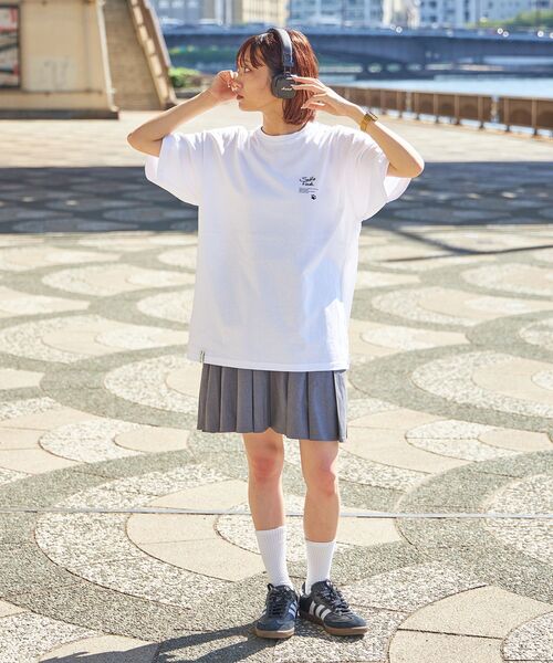 TIMELY WARNING（タイムリーワーニング）の「アソートSFG S/S TEE / ガール ヘッドフォン キャップ クルーネック 半袖 ショートスリーブ（Tシャツ/カットソー・メンズ・C/ブラック/B/A/ホワイト/F/E/D/その他2/G/H/その他1・LARGE/MEDIUM）」の13枚目の写真