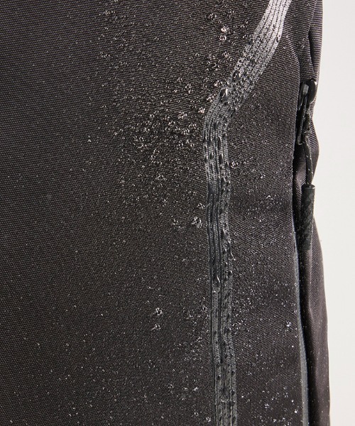 DESCENTE(デサント)の「エアロストリームバックパックM 容量:約20L(バックパック/リュック・メンズ・ネイビー・F)」の11枚目の写真