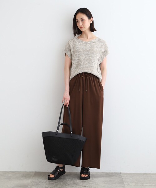 INDIVI（インディヴィ）の「◆【A4収納可能／フライ型】ニットバッグ（トートバッグ・レディース・ブラック/ベージュ系4・00）」の11枚目の写真