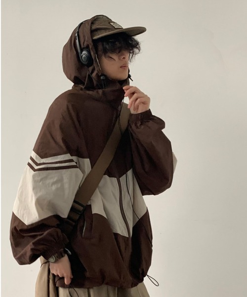 MGV（エムジーヴィー）の「color-blocked zip-up hoodie（ブルゾン・メンズ・ブラウン/カーキ/グレー・MEDIUM/LARGE/X-LARGE）」の7枚目の写真