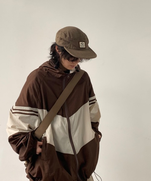 MGV（エムジーヴィー）の「color-blocked zip-up hoodie（ブルゾン・メンズ・ブラウン/カーキ/グレー・MEDIUM/LARGE/X-LARGE）」の11枚目の写真