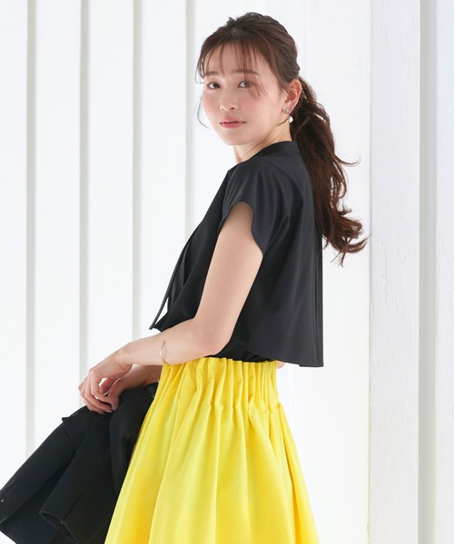 RUIRUE BOUTIQUE（ルイルエブティック）の「洗える ｜ パールボタン フレンチスリーブ ブラウス（Bタイプ/ボウタイ） ｜ 半袖 フレンチスリーブ スタンドカラー トップス 体型カバー  オフィスカジュアル ペプラム パールボタン リボン ボウタイ 通勤服 華やか ブラウス（シャツ/ブラウス・レディース・ベージュ/ブラック/アクア/ホワイト・5L/4L/3L/LL/L/M/S）」の9枚目の写真