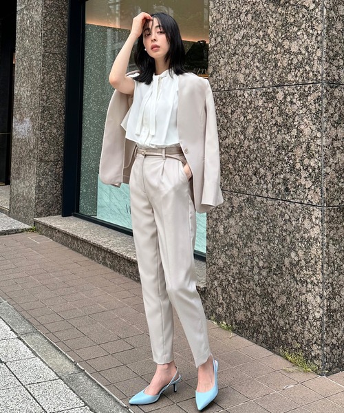 RUIRUE BOUTIQUE（ルイルエブティック）の「洗える ｜ パールボタン フレンチスリーブ ブラウス（Bタイプ/ボウタイ） ｜ 半袖 フレンチスリーブ スタンドカラー トップス 体型カバー  オフィスカジュアル ペプラム パールボタン リボン ボウタイ 通勤服 華やか ブラウス（シャツ/ブラウス・レディース・ベージュ/ブラック/アクア/ホワイト・5L/4L/3L/LL/L/M/S）」の12枚目の写真