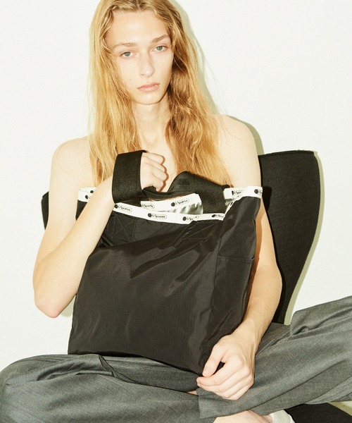 LeSportsac（レスポートサック）の「【LeSportsac for ADAM ET ROPE'】別注 LG REVERSIBLE TOTE（トートバッグ・レディース・ブラック・FREE）」の9枚目の写真