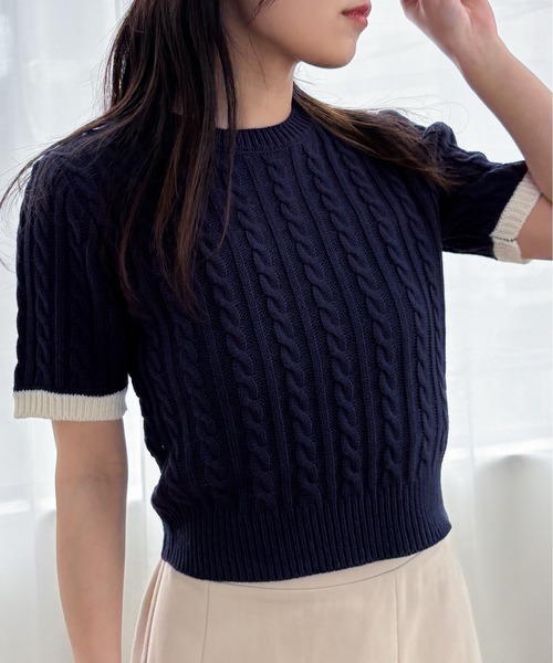 EPIMI E'PIMMY（エピミエピミー）の「【ハンドウォッシャブル】配色ケーブルショートプルオーバー（ニット/セーター・レディース・オフホワイト/グレー/チャコールグレー/ネイビー・MEDIUM）」の4枚目の写真