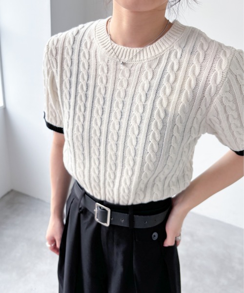EPIMI E'PIMMY（エピミエピミー）の「【ハンドウォッシャブル】配色ケーブルショートプルオーバー（ニット/セーター・レディース・オフホワイト/グレー/チャコールグレー/ネイビー・MEDIUM）」の5枚目の写真