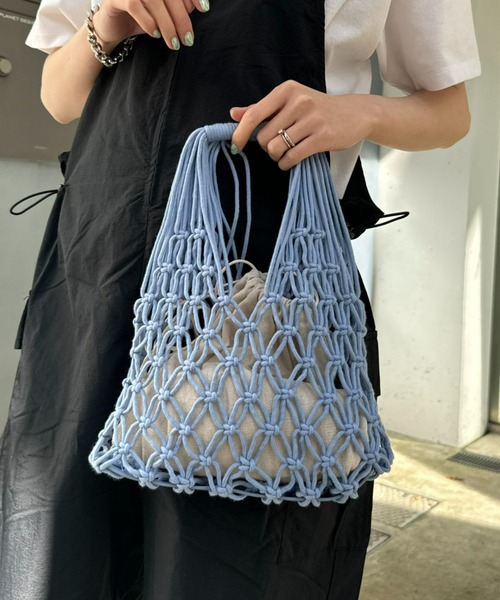 CIAOPANIC TYPY(チャオパニックティピー)の「【手編み】マクラメ巾着付きBAG(トートバッグ・レディース・サックスブルー/イエロー/ブラック/オフホワイト・ONE SIZE)」の1枚目の写真