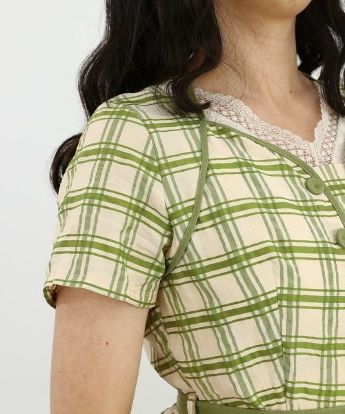an another angelus（アンアナザーアンジェラス）の「ダブル釦チェックレイヤード風ワンピース（ワンピース・レディース・グリーン/ブラック×ホワイト・FREE）」の3枚目の写真