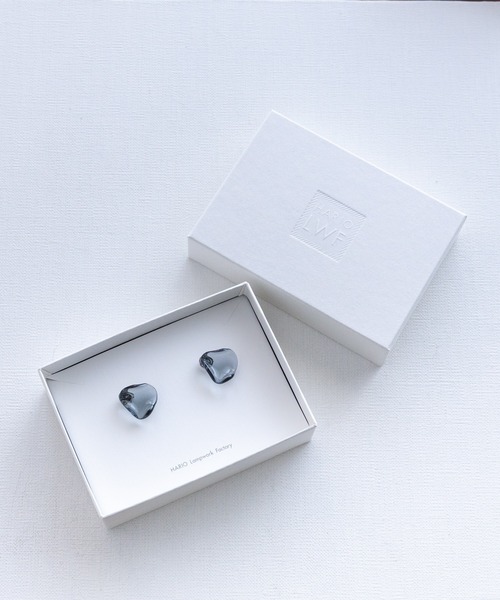 HARIO Lampwork Factory（ハリオランプワークファクトリー）の「【別注】【HARIO Lampwork Factory】ピアス フリル（ピアス（両耳用）・レディース・クリア/グレー/ブラウン・フリー）」の8枚目の写真