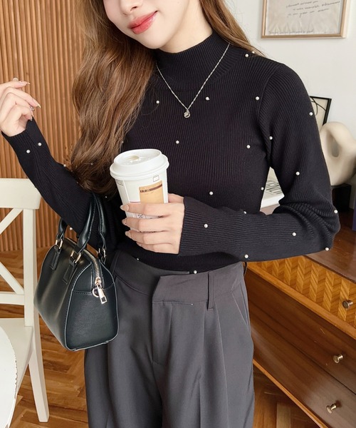 moment+（モーメントプラス）の「パールハイネックリブニットプルオーバー（ニット/セーター・レディース・チャコールグレー/ナチュラル/アイボリー/ブラック/レッド/杢グレー・M/L）」の11枚目の写真