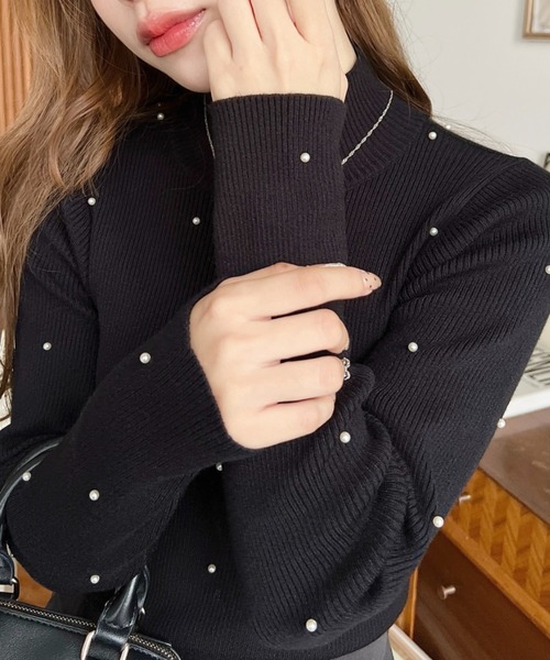 moment+（モーメントプラス）の「パールハイネックリブニットプルオーバー（ニット/セーター・レディース・チャコールグレー/ナチュラル/アイボリー/ブラック/レッド/杢グレー・M/L）」の12枚目の写真