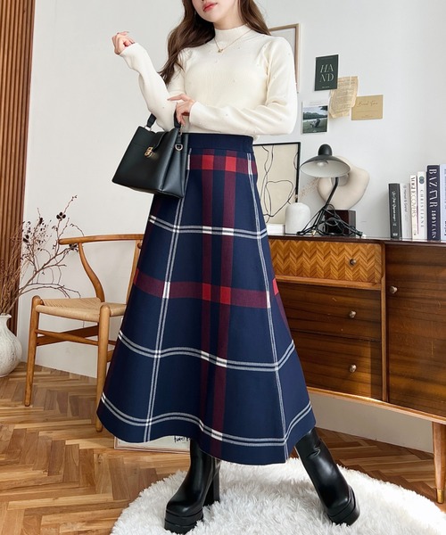 moment+（モーメントプラス）の「パールハイネックリブニットプルオーバー（ニット/セーター・レディース・チャコールグレー/ナチュラル/アイボリー/ブラック/レッド/杢グレー・M/L）」の22枚目の写真