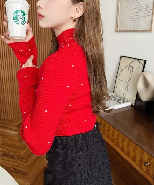 moment+（モーメントプラス）の「パールハイネックリブニットプルオーバー（ニット/セーター・レディース・チャコールグレー/ナチュラル/アイボリー/ブラック/レッド/杢グレー・M/L）」の19枚目の写真