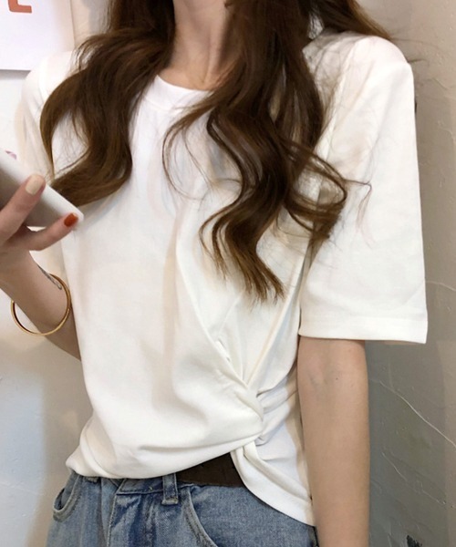 REMUR(レミュール)の「ツイストTシャツ(Tシャツ/カットソー・レディース・マスタード/ブルー/ピンク/ブラック/ホワイト・M/L)」の7枚目の写真