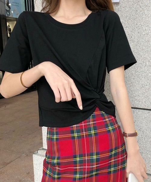 REMUR(レミュール)の「ツイストTシャツ(Tシャツ/カットソー・レディース・マスタード/ブルー/ピンク/ブラック/ホワイト・M/L)」の14枚目の写真