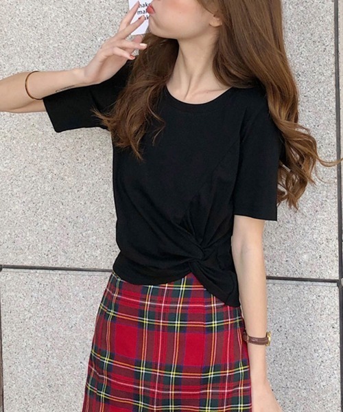 REMUR(レミュール)の「ツイストTシャツ(Tシャツ/カットソー・レディース・マスタード/ブルー/ピンク/ブラック/ホワイト・M/L)」の15枚目の写真