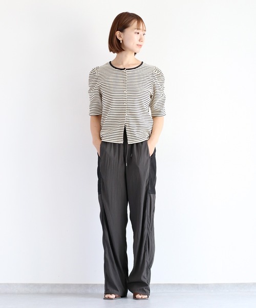 cepo(セポ)の「バックリボン ソデギャザーカーデ(カーディガン/ボレロ・レディース・ホワイト×ブラック/オフホワイト/ブラック・M)」の6枚目の写真